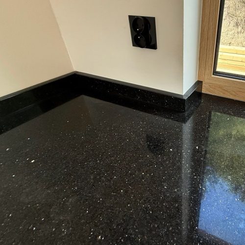 blac9k galaxy tiles